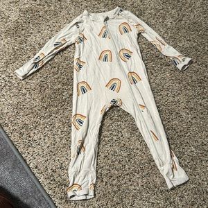 Kyte Baby Footie in Rust Rainbow on Oat